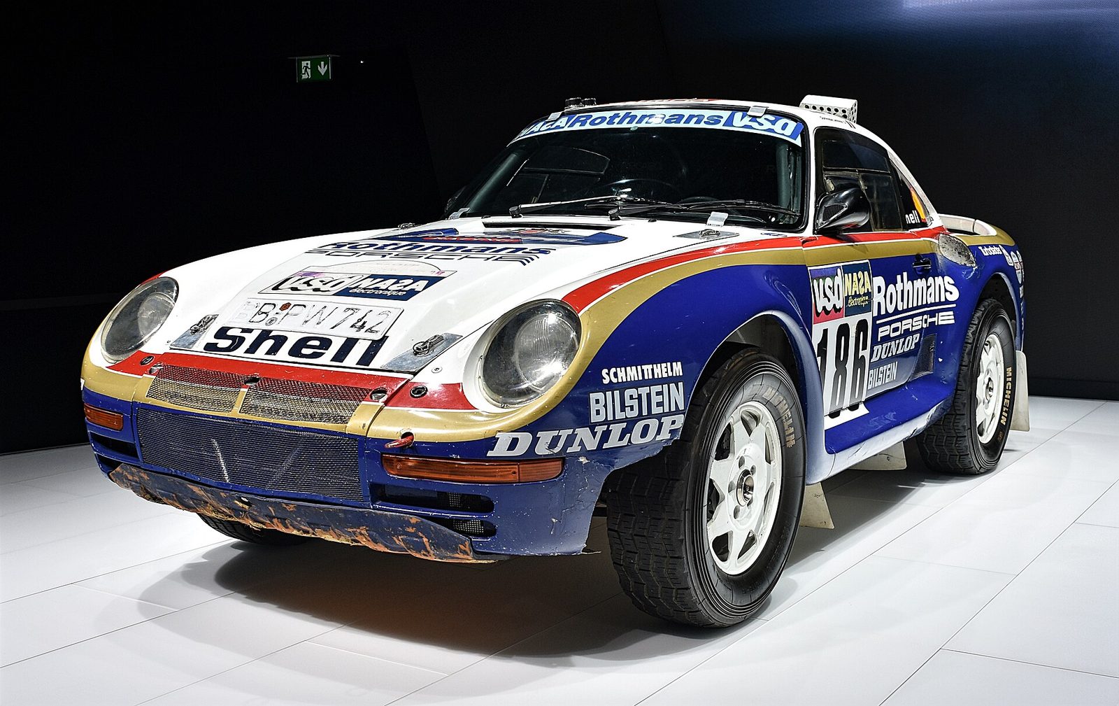 Porsche 959 Paris-Dakar rally car in Rothmans livery