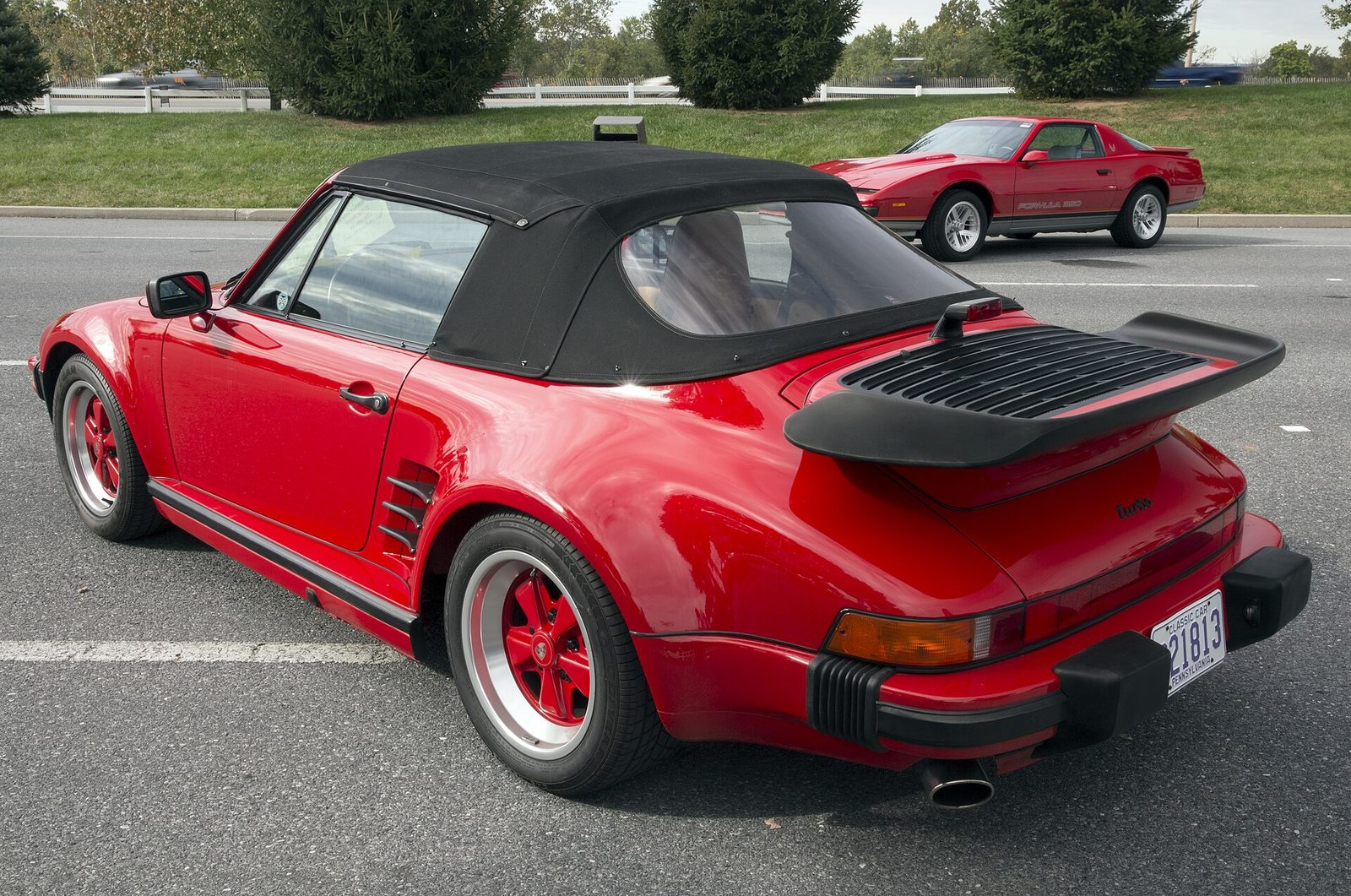 Red 1988 Porsche 930 Turbo cabriolet Flachbau